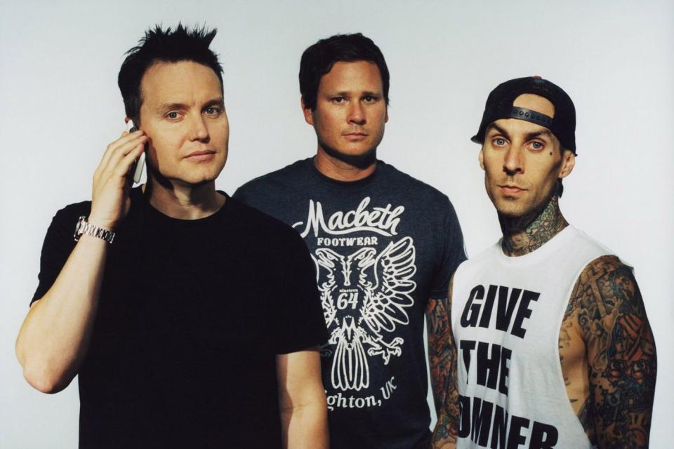 Blink-182 pospone las primeras fechas de su gira latinoamericana debido a una lesión en el dedo de Travis Barker