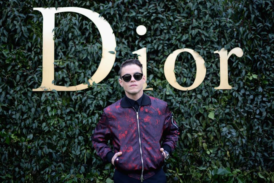 <p>No solo por su reciente éxito en los Oscars, sino también porque ha sido imagen de Dior Homme, la firma que suele vestir en los actos a los que acude. (Foto: Vani Bassetti / Getty Images). </p>