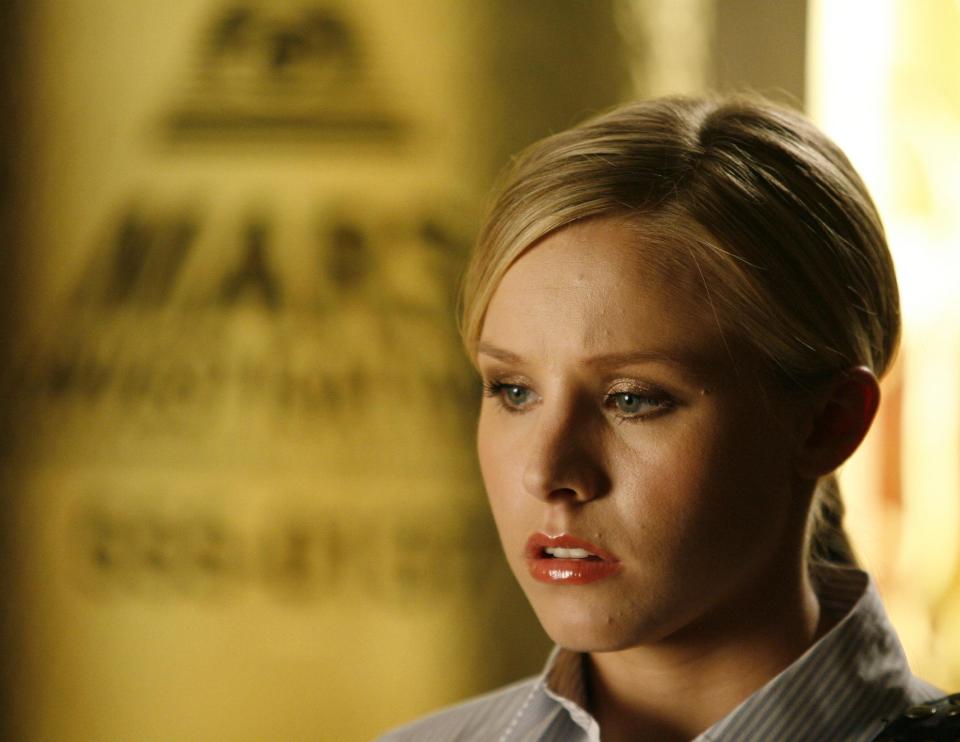 FILE - In this Aug. 23, 2006 file photo, actress Kristen Bell appears on the set of the television series "Veronica Mars," in San Diego. The CW says it's developing an online spinoff of the "Veronica Mars" series. Series creator Rob Thomas has agreed to do the digital version, CW President Mark Pedowitz told a meeting of the Television Critics Association on Wednesday, Jan. 15, 2014. (AP Photo/Denis Poroy, File)