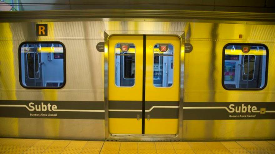 Subte: la suba será de 56% y se dividirá en dos tramos a partir de enero de 2024