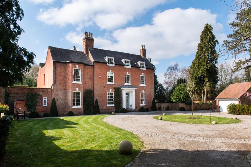 stylish house for sale in warwickshire