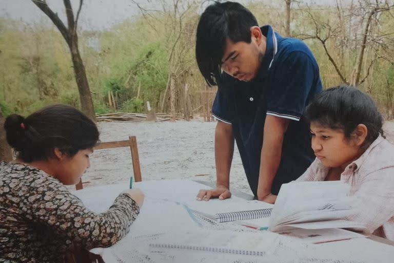 Sánchez se convirtió en un referente a la hora de asistir y acompañar a la comunidad wichí como traductor tanto en las escuelas como en las gestiones administrativas ante los organismos públicos