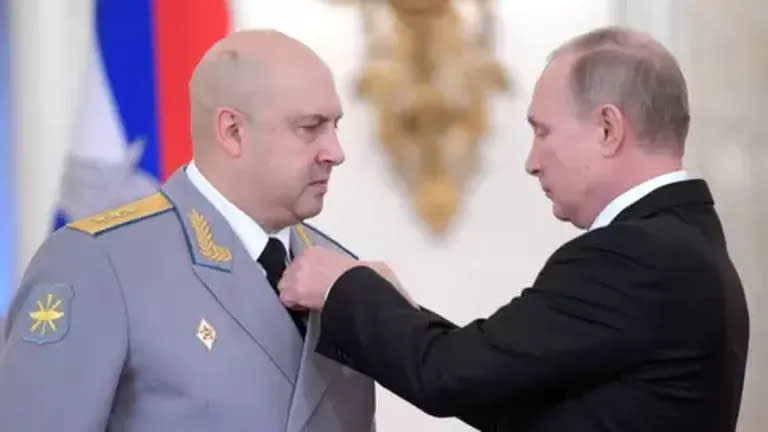 El general Sergei Surovikin es el nuevo comandante en jefe del presidente Putin para las tropas rusas en Ucrania.