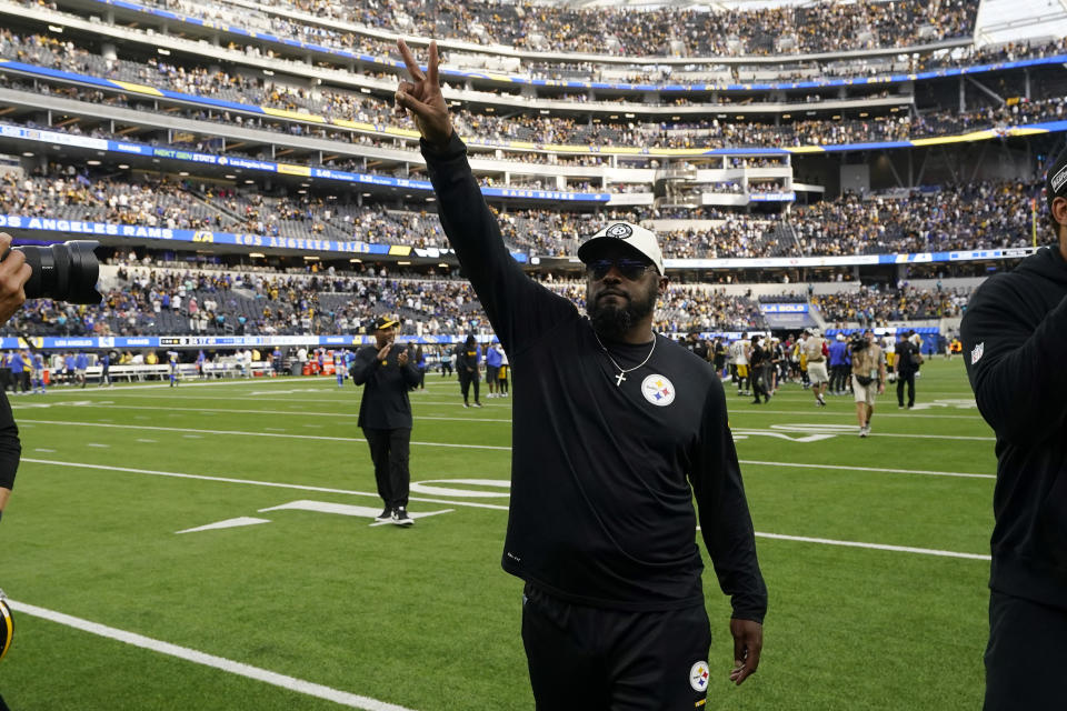 Pittsburgh Steelers head coach Mike Tomlin gestures to fans after the Steelers defeated the Los Angeles Rams 24-17 in an NFL football game Sunday, Oct. 22, 2023, in Inglewood, Calif. (AP Photo/Gregory Bull)