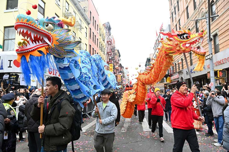 紐約華埠的春節遊行（Photo by Andrea RENAULT / AFP, Image Source : Getty Editorial）