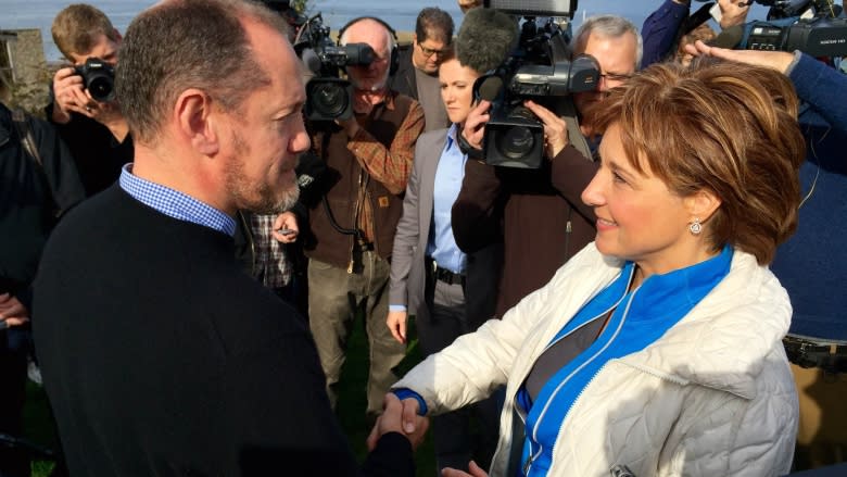 B.C. Premier Christy Clark praises rescuers in Tofino boat tragedy