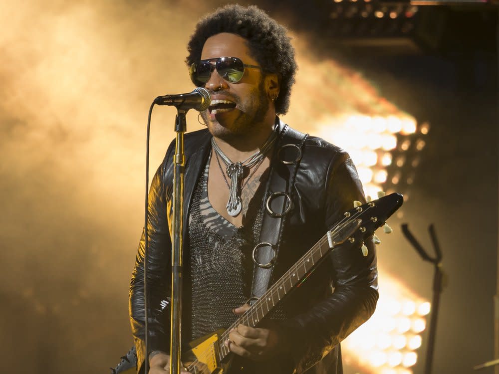 Lenny Kravitz performt bei den Oscars 2023. (Bild: lev radin/Shutterstock.com)