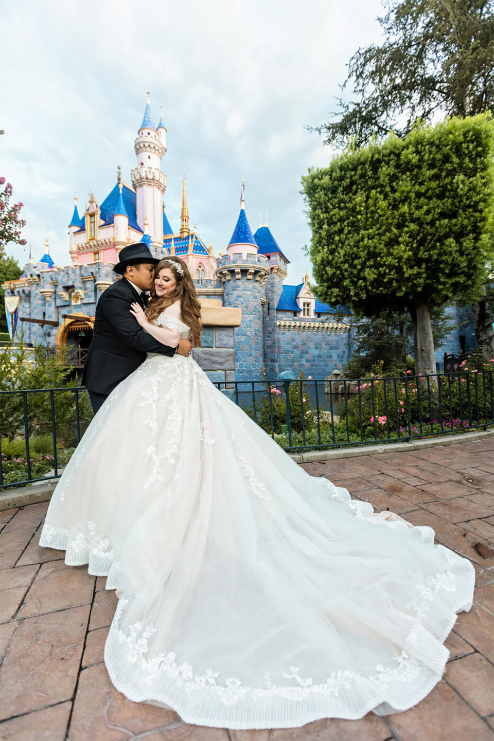 Shellie and her husband have only had vow renewals at Disneyland Resort, but in the future they plan to have at least one at Walt Disney World in Orlando, Florida. (Photos by Jenna Henderson/White Rabbit Photo Boutique, Courtesy The Serial Bride)