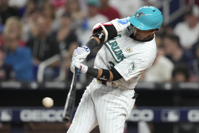 Acuña and Albies hit consecutive HRs in Braves' win over Marlins; Arraez  average dips to .388