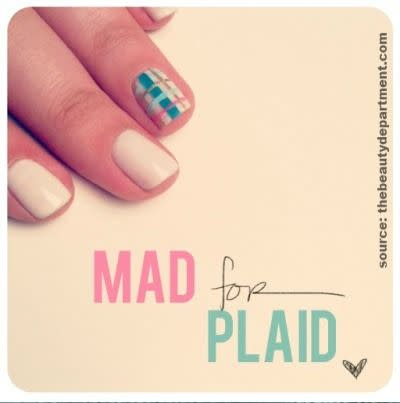 THE GOAL: Plaid Nails