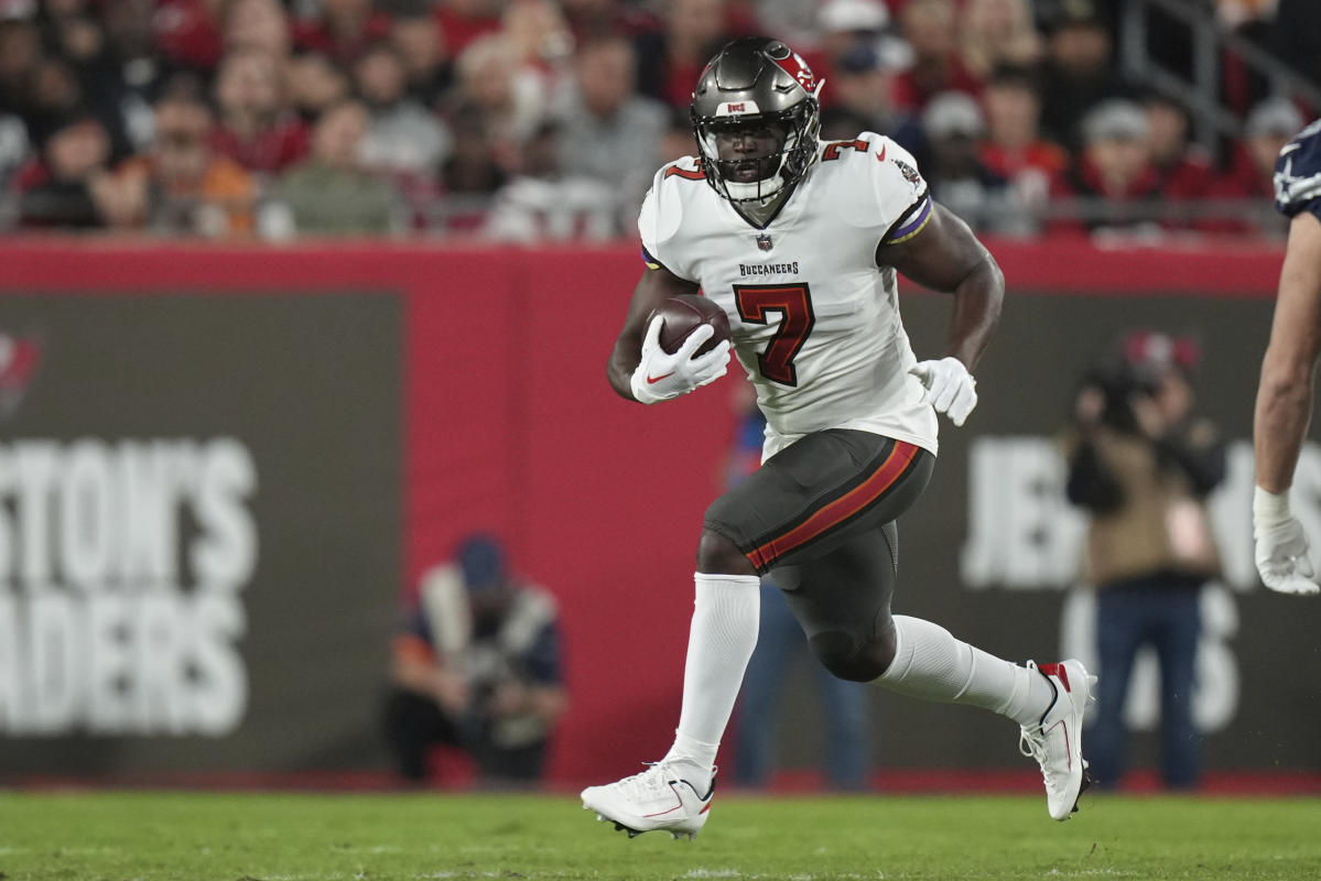 Leonard Fournette injury update: Bucs to activate RB off IR for Divisional  round - DraftKings Network