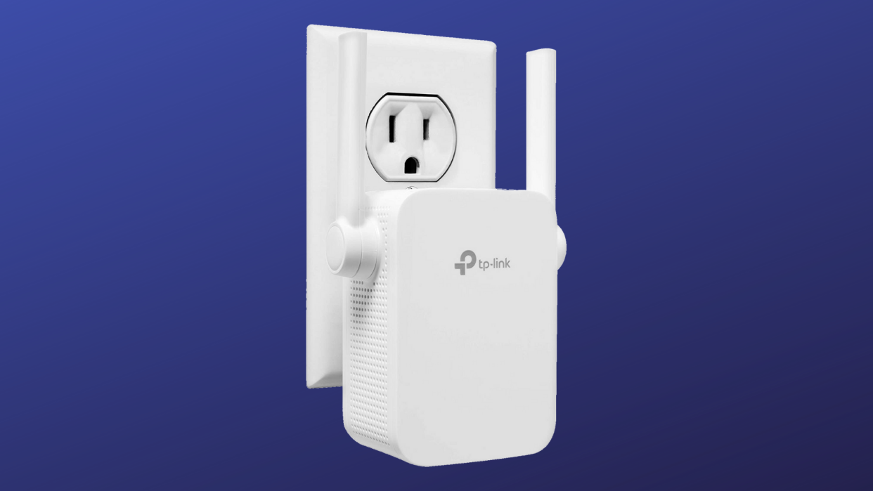 Save 40 percent on this TP-Link N300 Wi-Fi Extender. (Photo: Amazon)