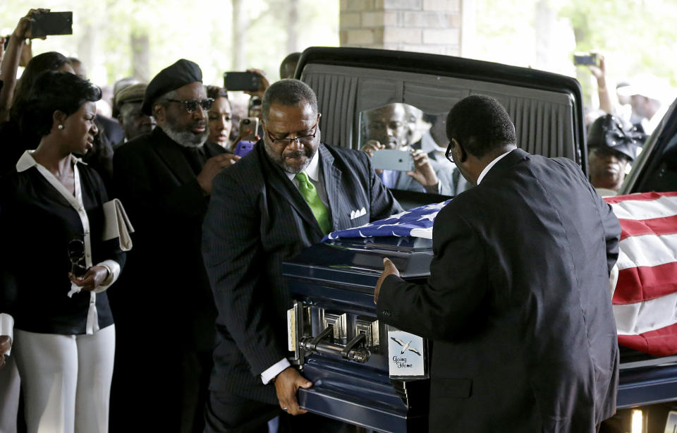 Walter Scott, a veteran of the U.S. Coast Guard, was buried on Saturday in Summerville, S.C. (Photo: David Goldman, AP/Pool)