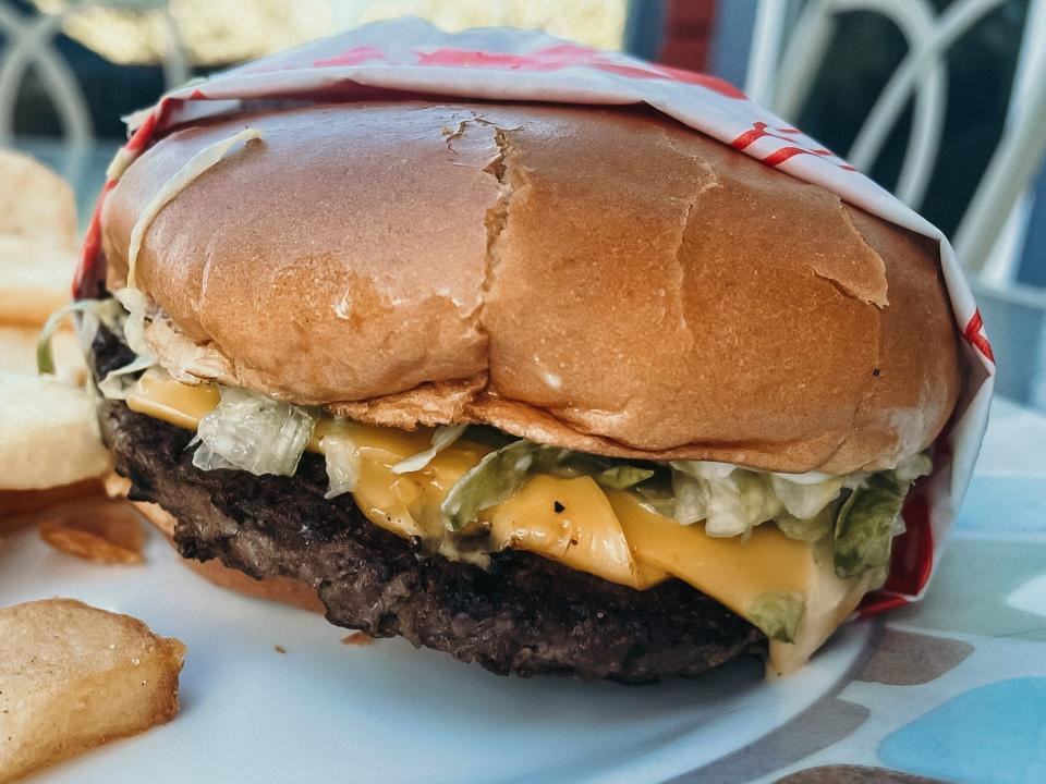 red robin gourmet burger