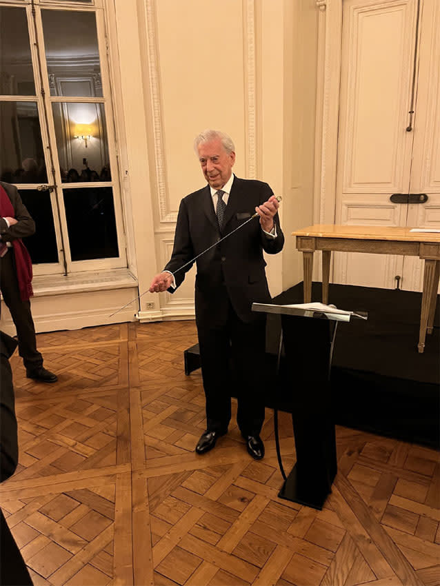 Mario Vargas Llosa en París