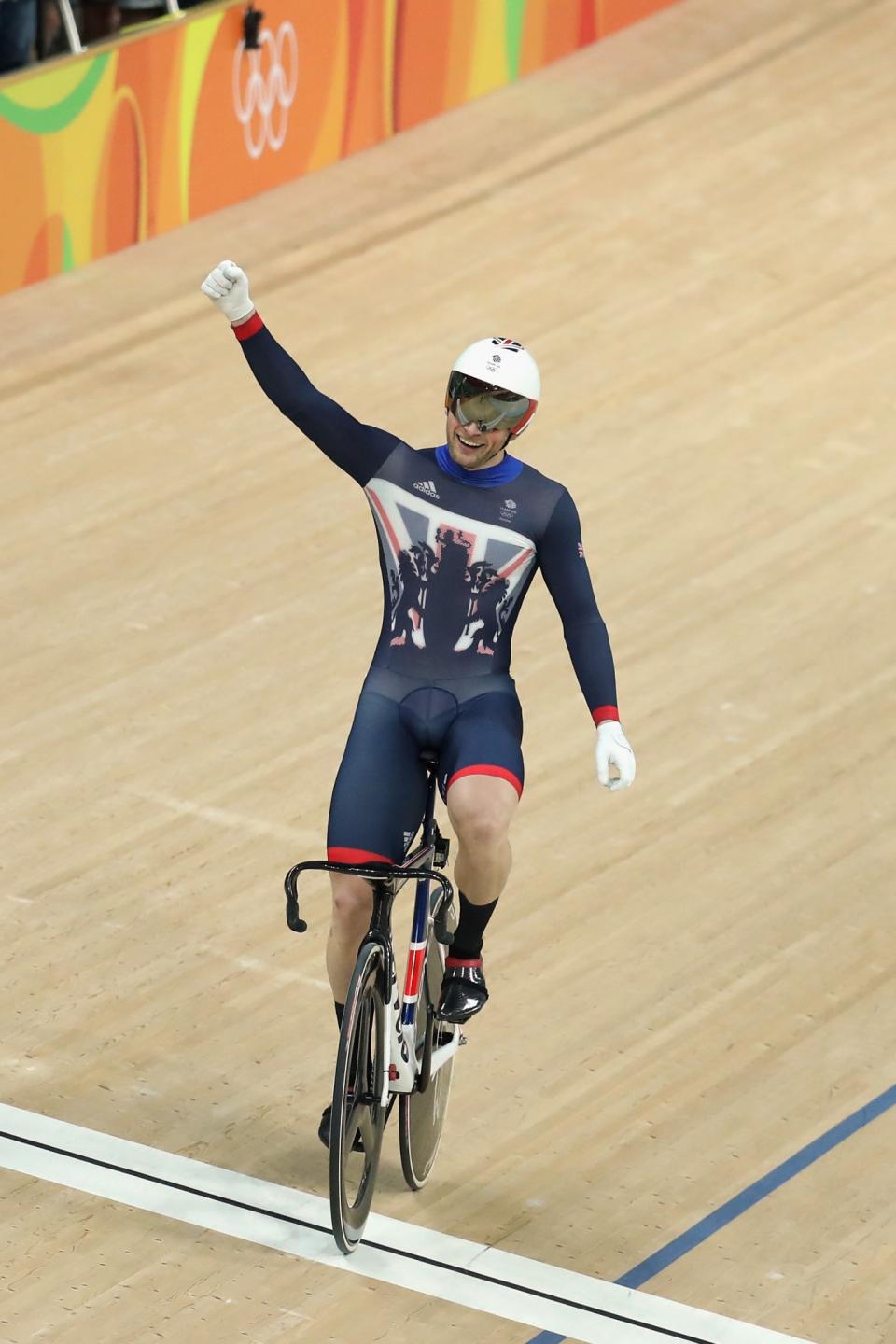 <p>Jason Kenny of Great Britain celebrates winning gold in the Men’s Keirin Finals race on Day 11 of the Rio 2016 Olympic Games at the Rio Olympic Velodrome on August 16, 2016 in Rio de Janeiro, Brazil. (Photo by Rob Carr/Getty Images) </p>