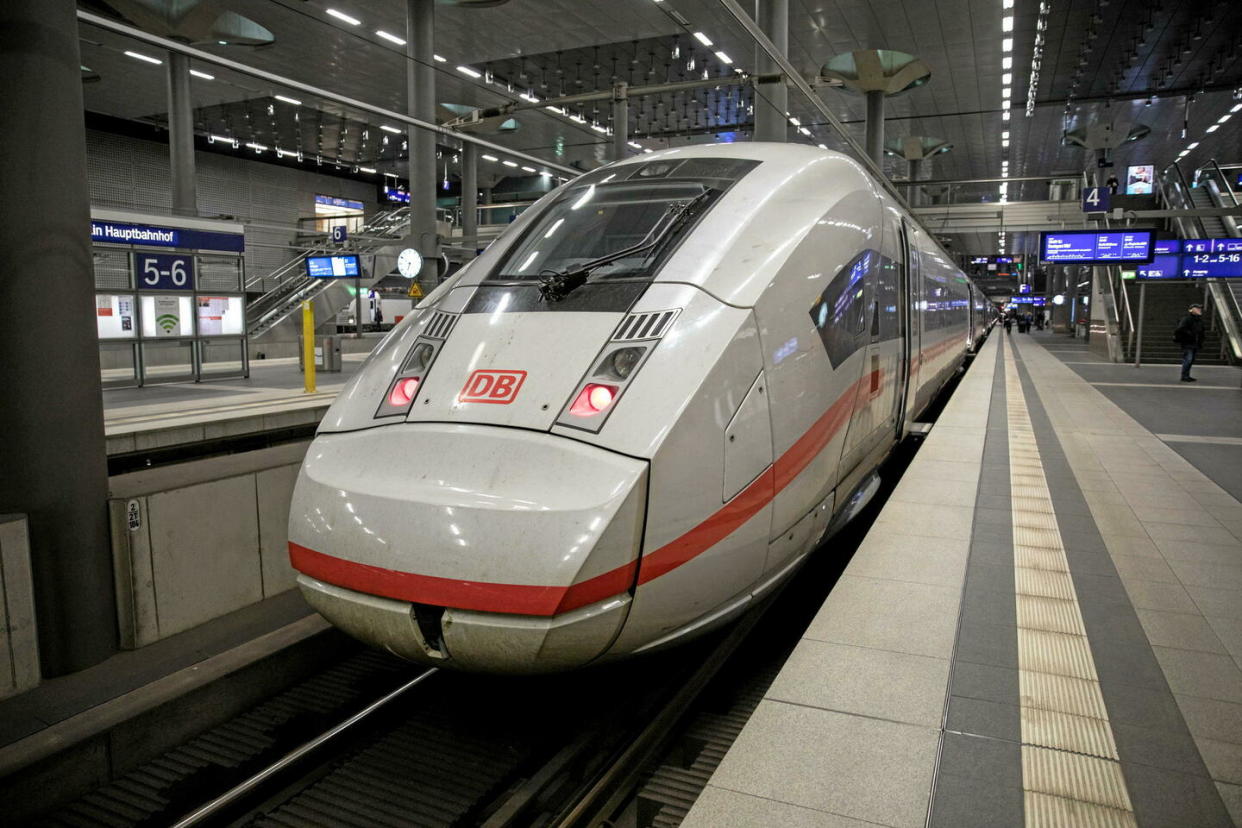 Les trains à grande vitesse ICE de la Deutsche Bahn vont bientôt être équipés de nouveaux compartiments pour deux personnes.  - Credit:Michael Kuenne/PRESSCOV/Sipa USA