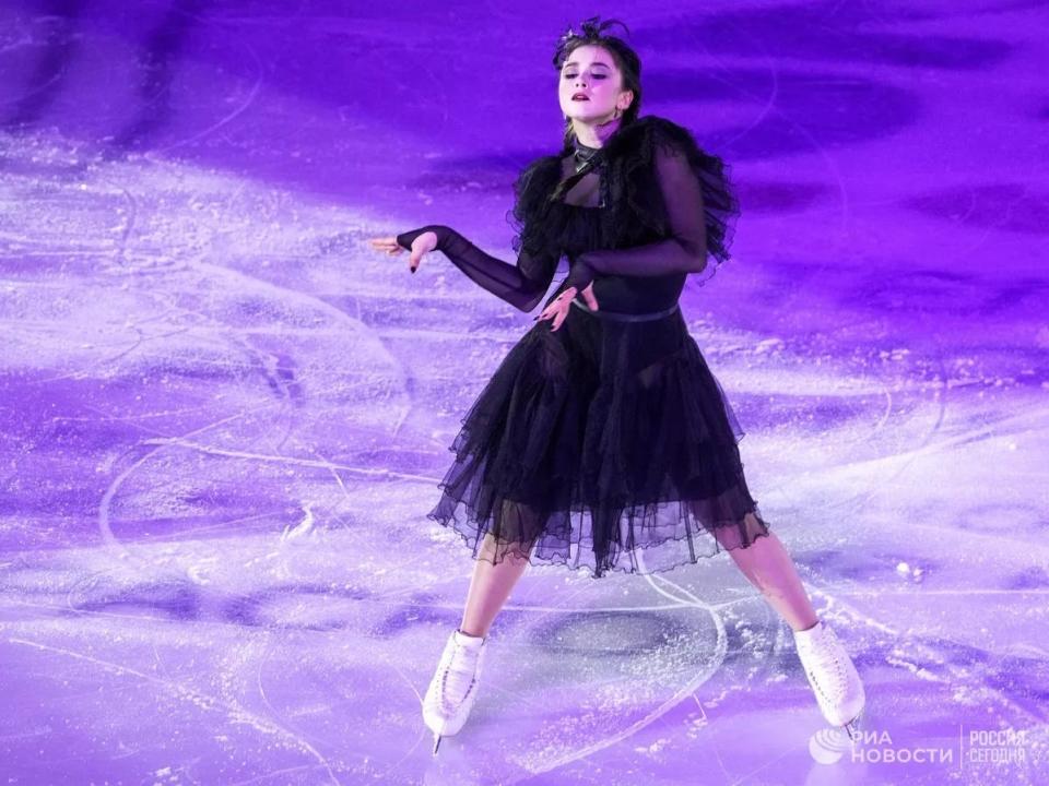 Kamila Valieva performs viral "Wednesday" dance at the Russian Figure Skating Championship.