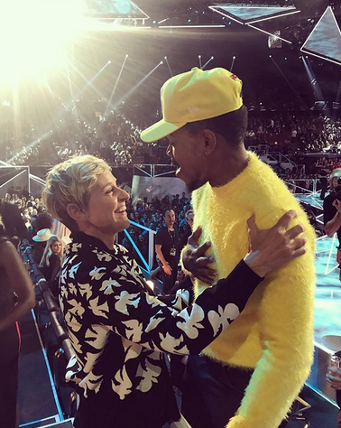 <p>The talk show host, who was a presenter, was super excited to see Chance the Rapper. “He’s so talented,” she gushed. (Photo: <a rel="nofollow noopener" href="https://www.instagram.com/p/BYUZmfIgcfY/?taken-by=theellenshow" target="_blank" data-ylk="slk:Ellen DeGeneres via Instagram;elm:context_link;itc:0;sec:content-canvas" class="link ">Ellen DeGeneres via Instagram</a>) </p>