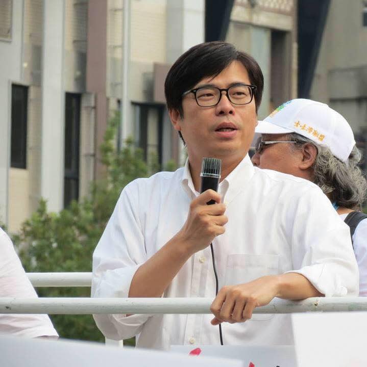 高雄市長韓國瑜傳今（25）晚將會晤國台辦主任劉結一，行政院副院長陳其邁向韓喊話「台灣人90％以上反對一國兩制，盼韓市長以中華民國高雄市長稱呼，把台灣人的聲音傳給國台辦主任劉結一」，引發網友叫好熱議！（圖片來源：陳其邁FB）