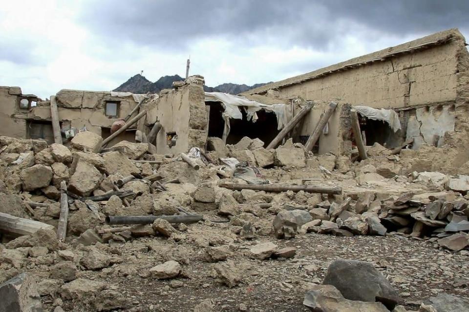 Casas detrozadas tras el terremoto en Afganistán