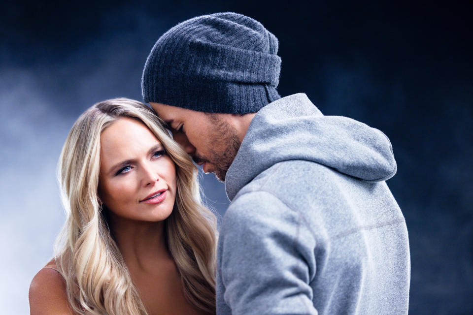 Enrique Iglesias Falls in Love with Miranda Lambert on Space in my Heart