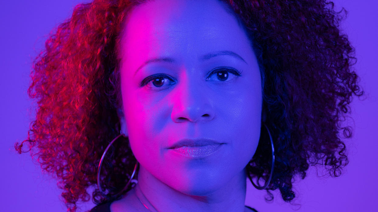 Investigative journalist Nikole Hannah-Jones. (Photo: PHOTOGRAPHY BY KRIS GRAVES FOR HUFFPOST; HAIR/MAKEUP BY MIYAKO J BEAUTY)