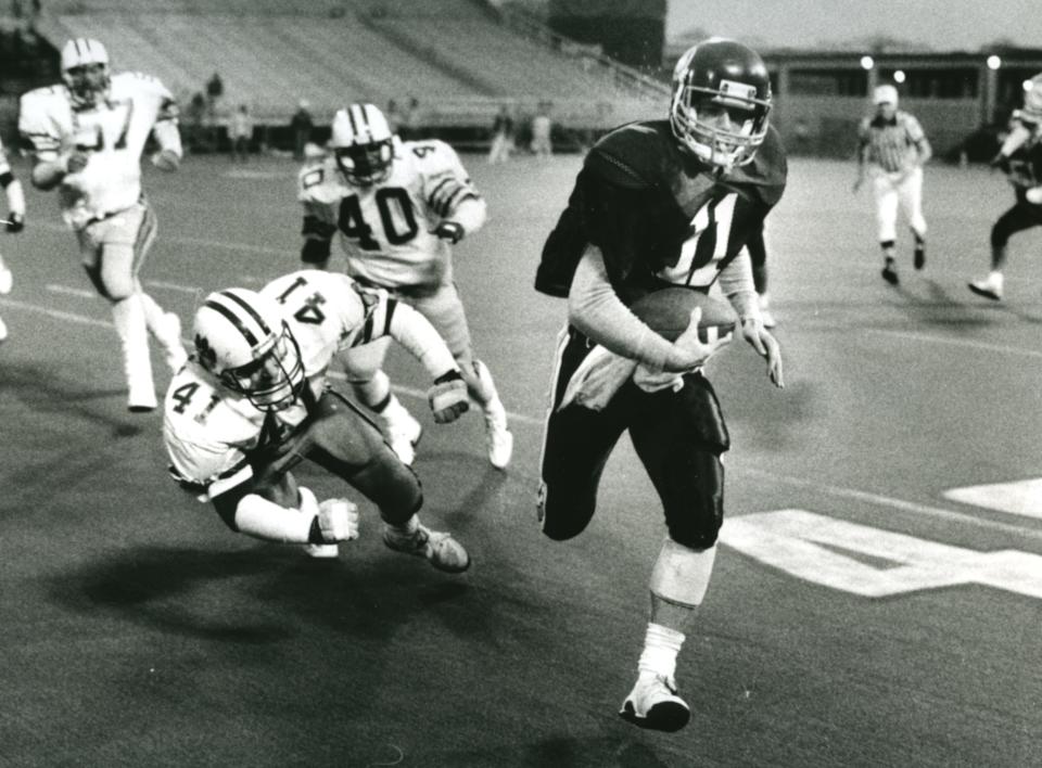 Jeff BrohmBrohm was named KentuckyÕs Mr. Football winner in 1988 after leading the Shamrocks to a 14-0 record and Class 4-A state championship. He went on to play at the University of Louisville, where he was the starting quarterback as a junior (1992) and senior (1993). He also was a fourth-round pick of the Cleveland Indians in the 1990 baseball draft and spent the summers of 1990 and 1991 playing minor league baseball before quitting to focus on football. He spent seven seasons (1994-2000) in the NFL and appeared in eight total games with the San Francisco 49ers in 1996 and 1997. He also played one season (2001) in the XFL. HeÕs set to enter his third season as the head football coach at Purdue. He was inducted into the Kentucky High School Athletic AssociationÕs Hall of Fame in 2014. 