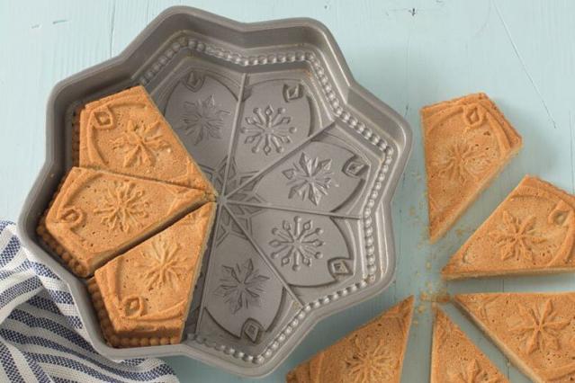 Brown Bag Designs Shortbread Pan | Emerson Creek Pottery