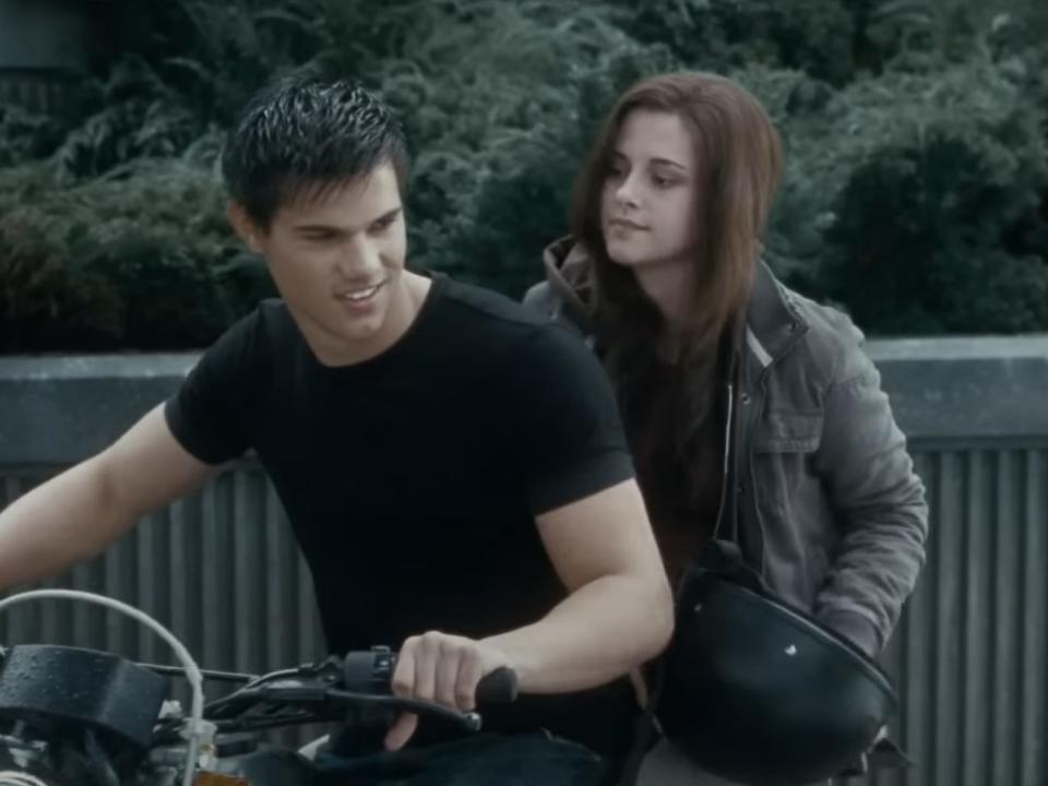 Taylor Lautner as Jacob Black and Kristen Stewart as Bella Swan in "Eclipse."
