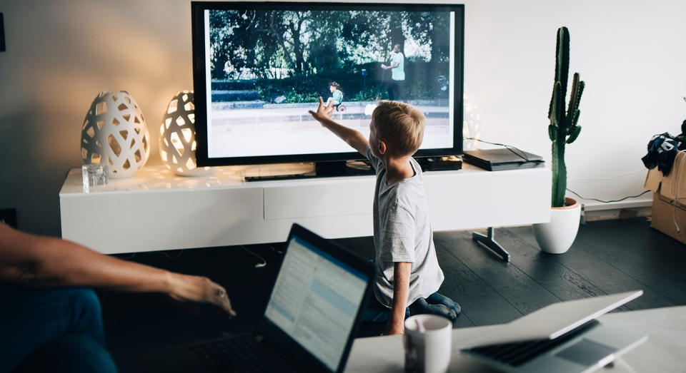 Looking to upgrade your smart home? The top-rated Samsung QLED 4K TV is now under £1000.  (Getty Images)