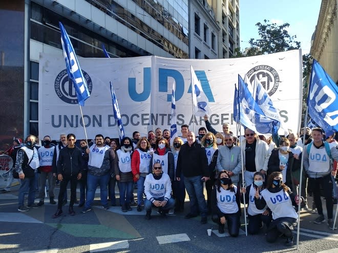 . La Unión Docentes Argentinos (UDA) declaró el estado de alerta y movilización