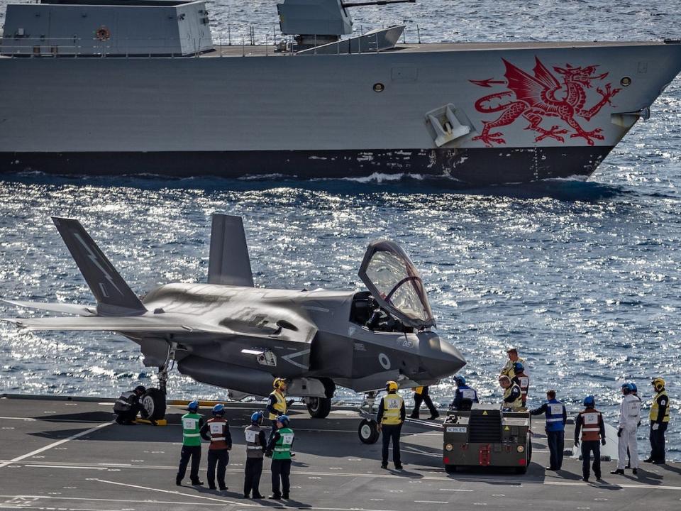 UK navy F-35B Queen Elizabeth aircraft carrier