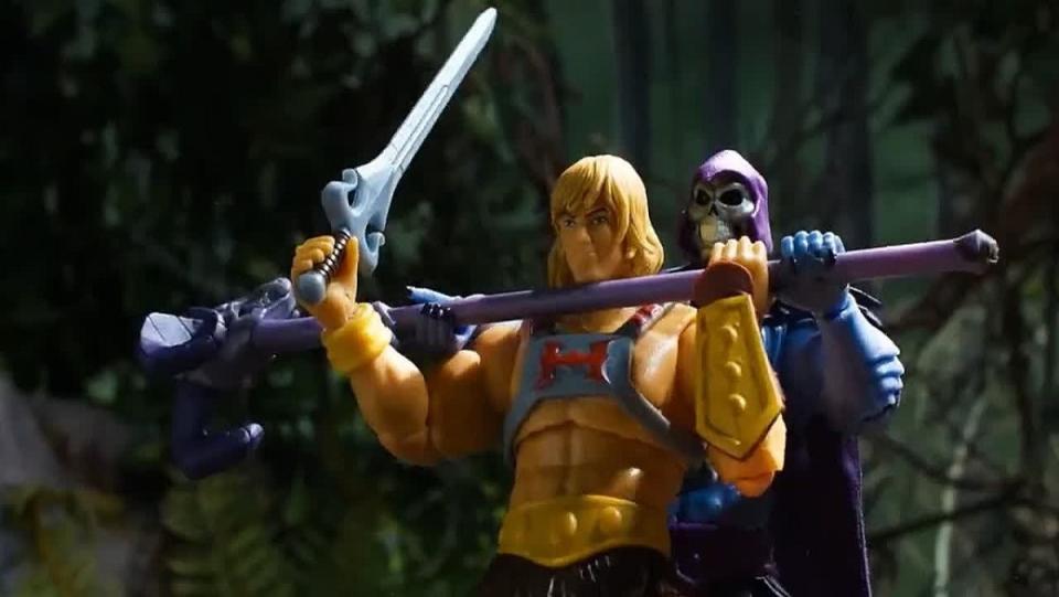 The new He-Man and Skeltor figures fight in stop motion.
