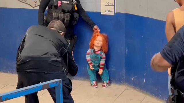 Policía mexicana arresta a Chucky el muñeco diabólico