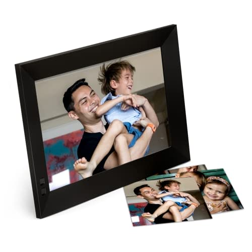 Nixplay 10.1 inch Smart Digital Photo Frame (Amazon / Amazon)