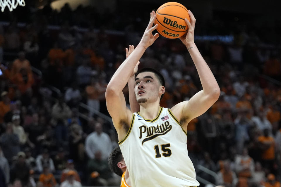 Purdue center Zach Edey and his Boilermakers are big favorites vs. NC State. (AP Photo/Paul Sancya)