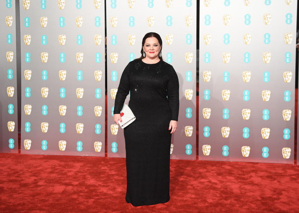 <p>Melissa McCarthy también entró en la lista de las mejor vestidas de esta edición. Llevar un vestido negro casi siempre es una apuesta segura. (Foto: Neil Hallm / EFE / EPA). </p>