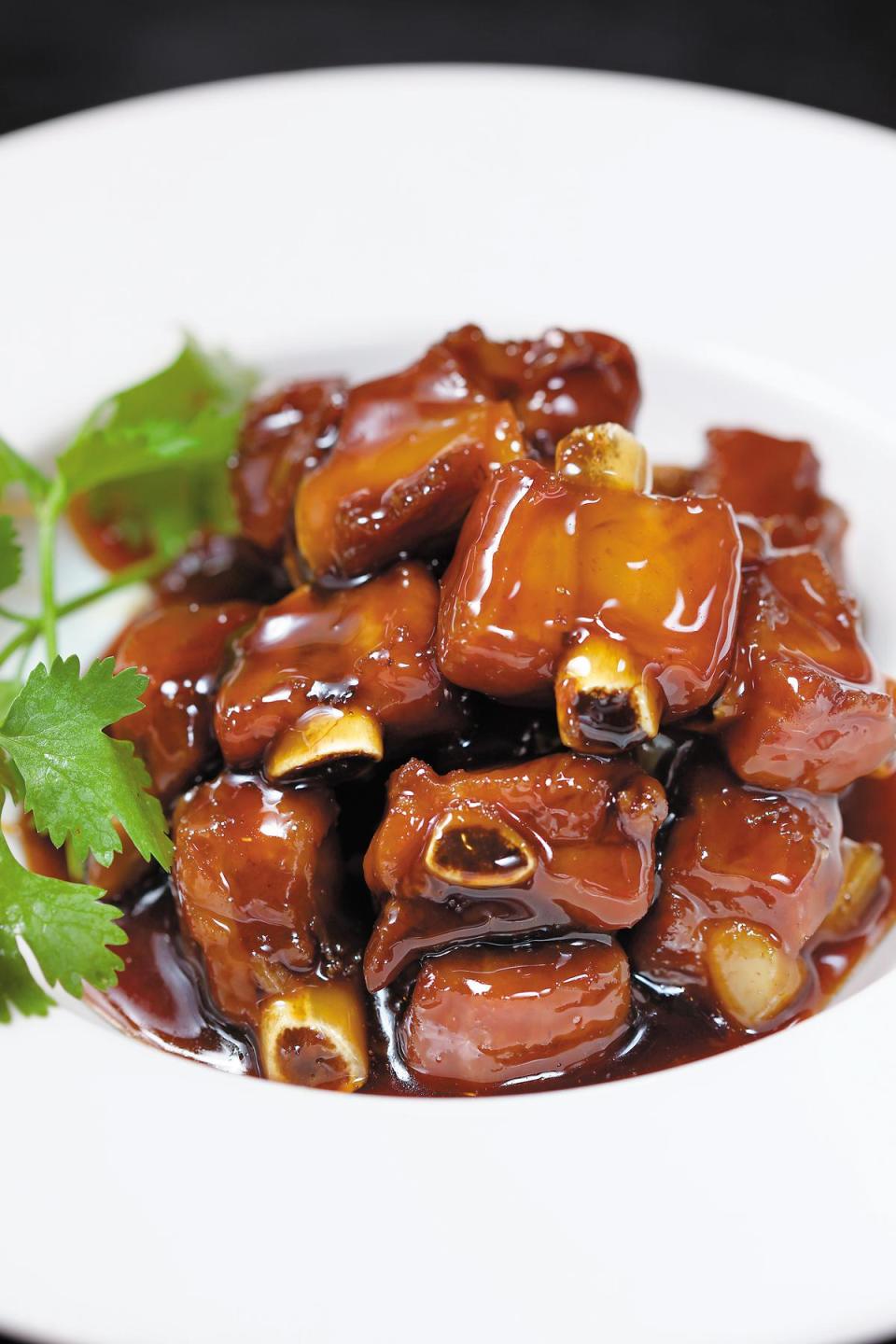 冷菜的「糖醋小排」被蔡瀾形容為甜鹹很有層次。