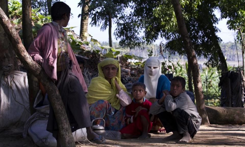 Newly arrived Rohingya refugees wait to enter a refugee camp in Bangladesh, January 2018