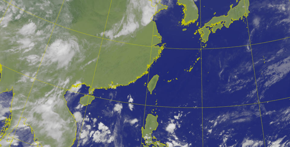 今天（4日）天氣高溫炎熱，台北巿體感溫度預估高達攝氏43度，嘉義以南地區及各地山區應留意午後雷陣雨，並有局部大雨發生的機率。（圖取自中央氣象署網站）