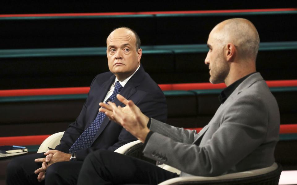 Robin Alexander (links) und Belit Onay debattierten über den neuen Migrationskurs der Ampel. (Bild: ZDF / Cornelia Lehmann)