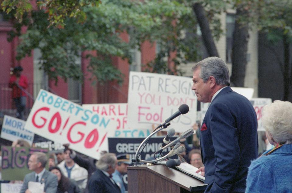 Pat Robertson speaks at a rally where he announced his candidacy for the Republican presidential nomination in 1988. <a href="https://www.gettyimages.com/detail/news-photo/pat-robertson-speaks-in-brooklyns-bedford-stuyvesant-news-photo/515209158?phrase=pat%20robertson%20gop&adppopup=true" rel="nofollow noopener" target="_blank" data-ylk="slk:Bettmann via Getty Images;elm:context_link;itc:0;sec:content-canvas" class="link ">Bettmann via Getty Images</a>