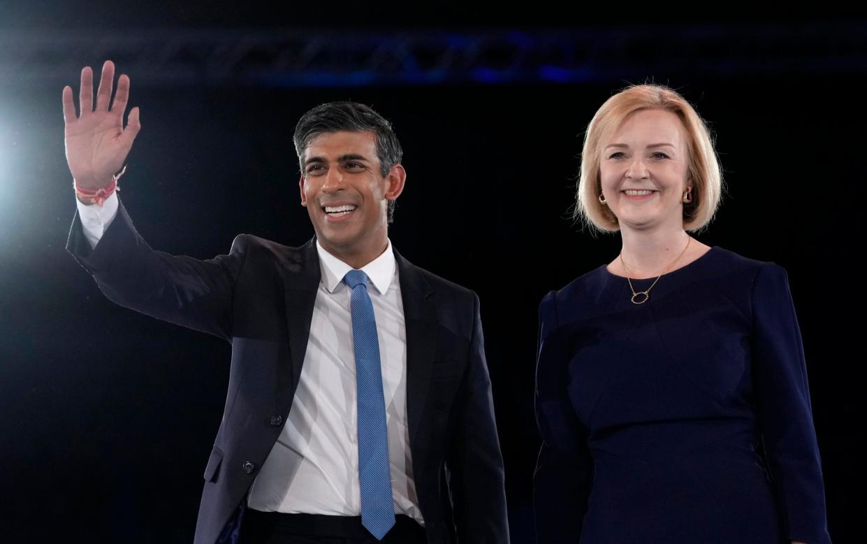 Rishi Sunak and Liz Truss - Poll puts Tories at lowest level since Liz Truss