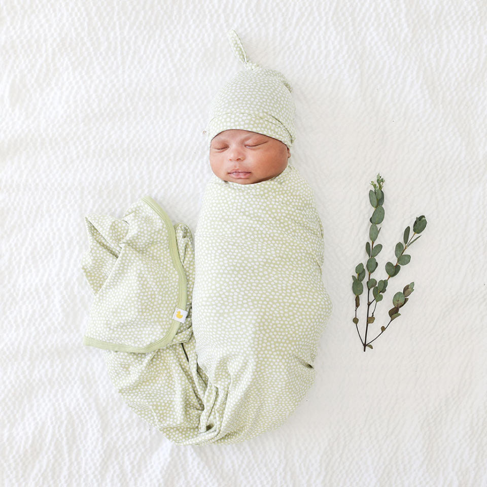 PARZ: Sage Polka Dot Swaddle