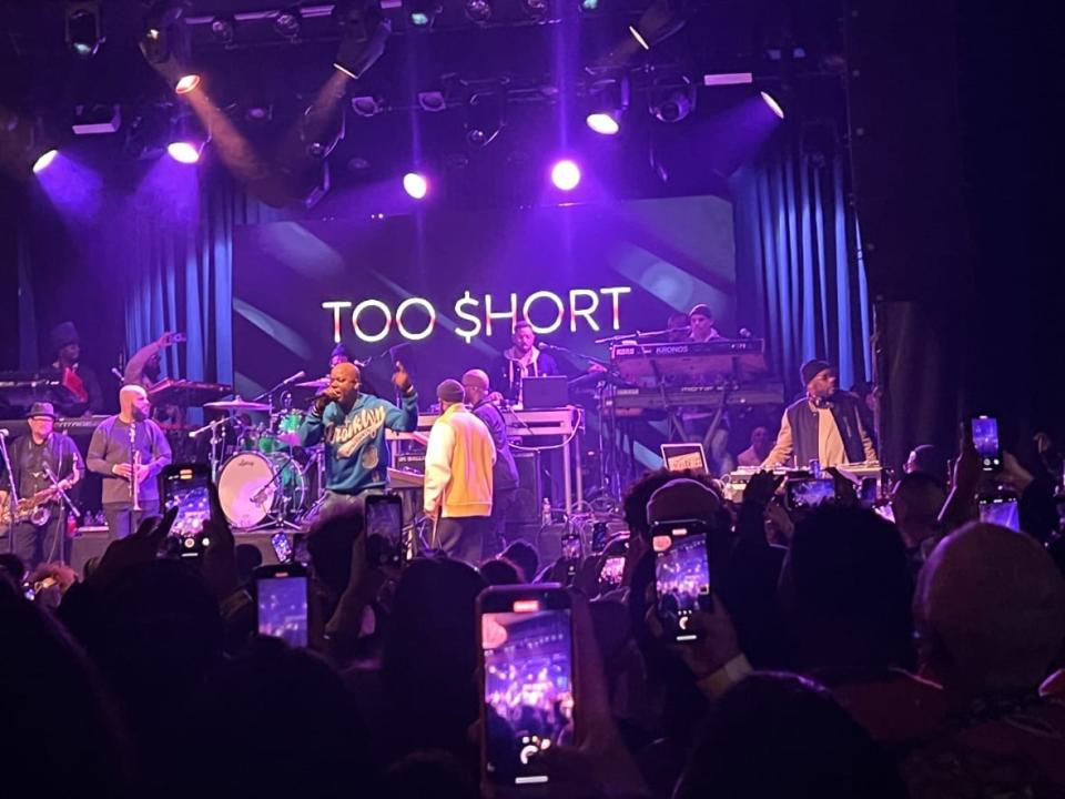 Too $hort takes the stage at The Roots’ 2023 Pre-Grammy Jam Session (Photo: Maiysha Kai)