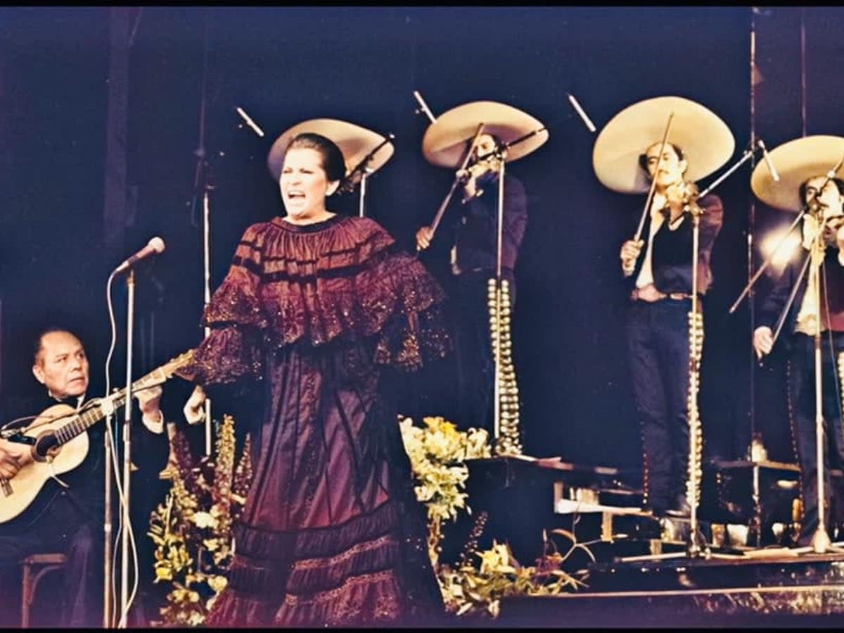 Lola Beltran at the Olympia in Paris, in 1979 (Ernestsrva/Creative Commons)