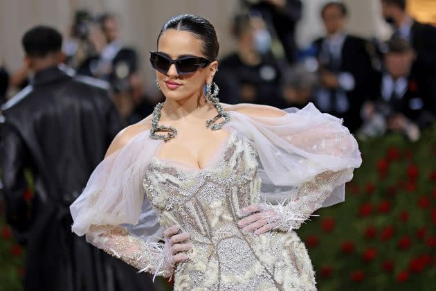Rosalía sorprende ropa interior para la marca de fajas de Kardashian