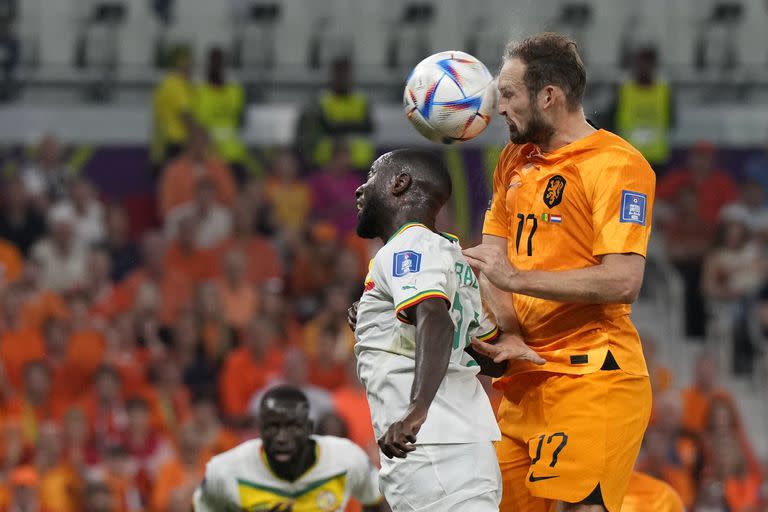 Partido entre Senegal y Países Bajos en el Estadio Al Thumama, en Doha