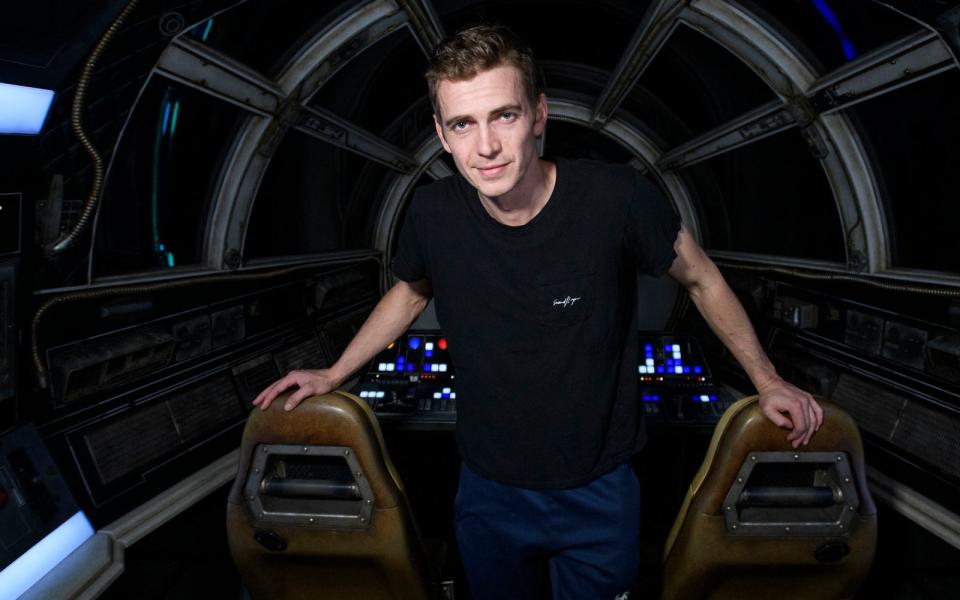 Hayden Christensen 2019 im Millennium Falcon: Der Schauspieler wird am 19. April 40 Jahre alt. (Bild: Richard Harbaugh/Disneyland Resort via Getty Images)